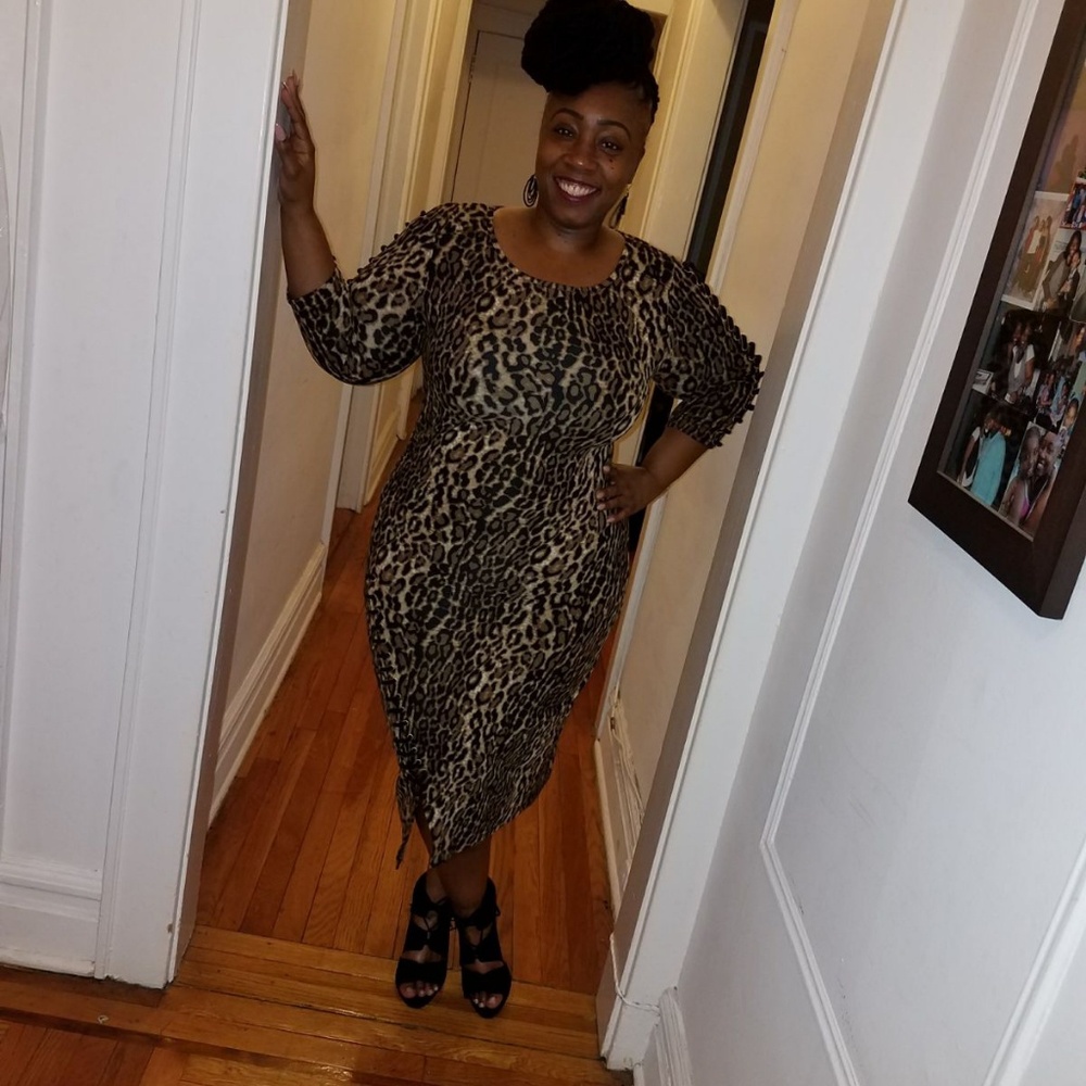 Dress - Picture 2 of 3